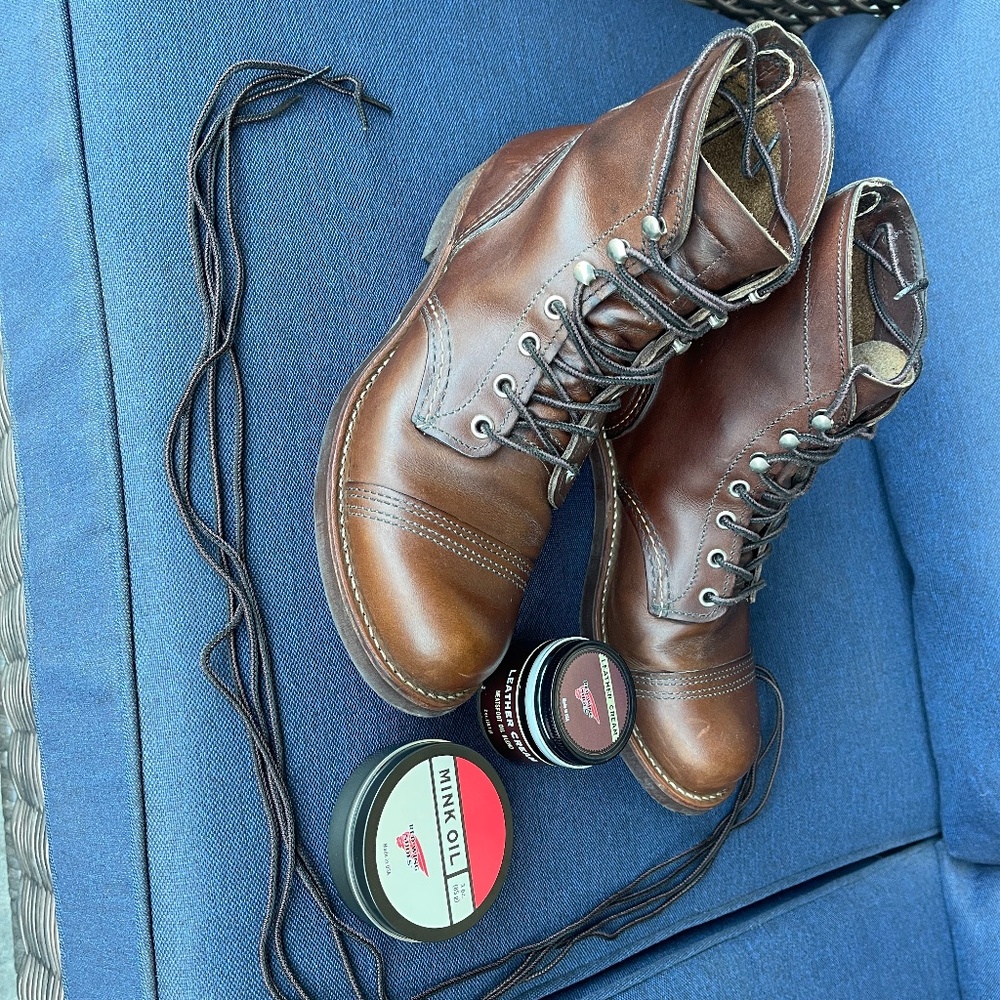 Red Wing Iron Rangers size 8